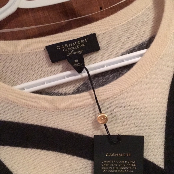 Black and cream sweater - Picture 2 of 3